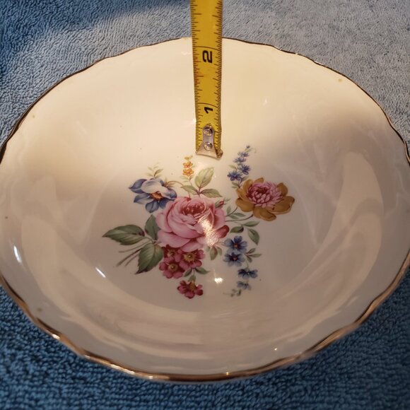 Hazel Bowl Plate Roses - Picture 3 of 5